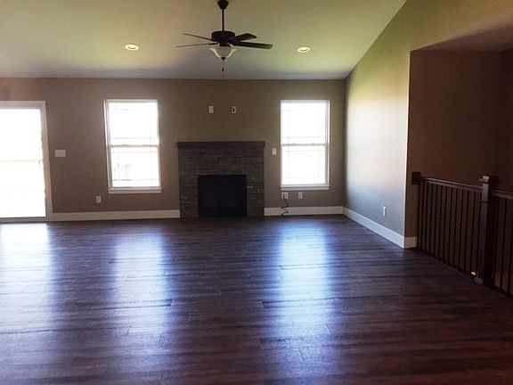 5th image of 3640 Justine Dr