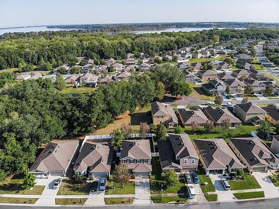 4th image of 5012 Grassy Knoll Dr