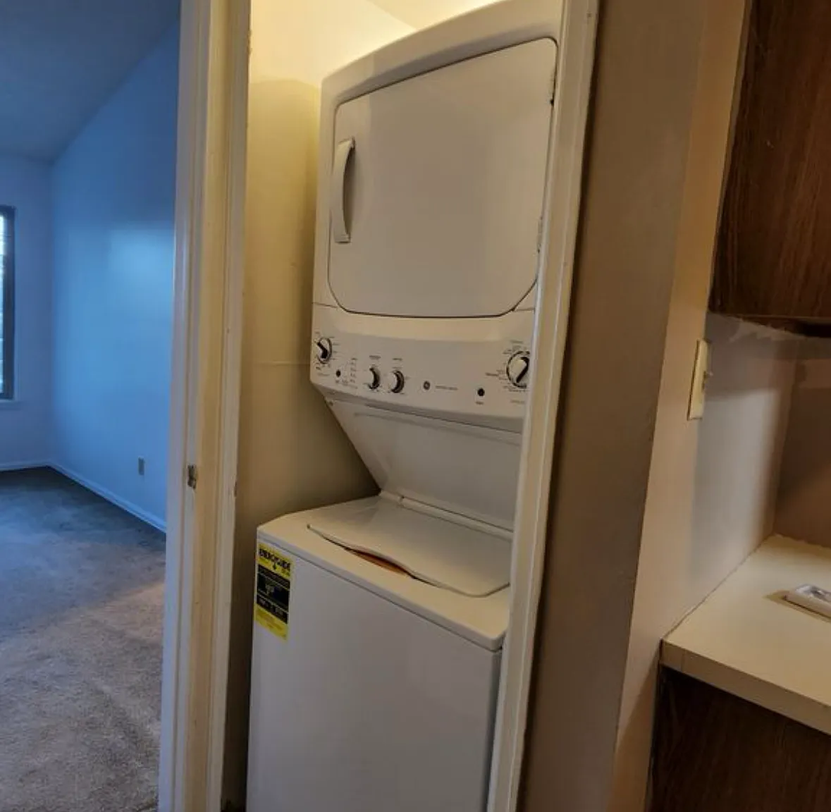 1077 Acapulco Ct — Photo 4