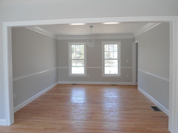4th image of 278 S Sea Ave