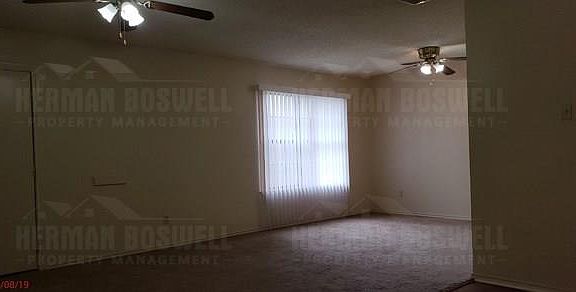 3rd image of 805 SE 4th St