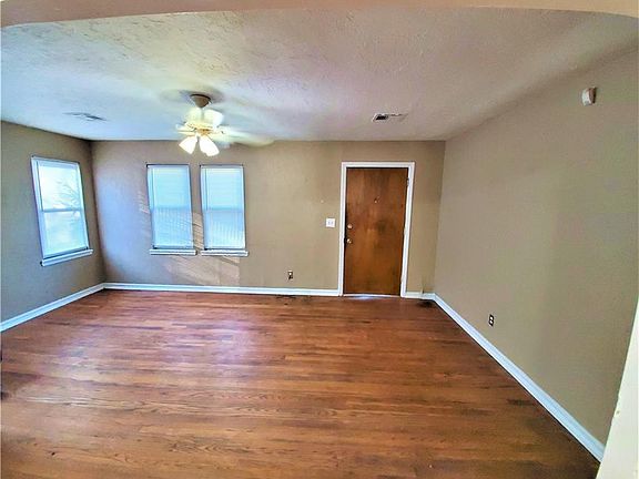4th image of 438 W Tonhawa St