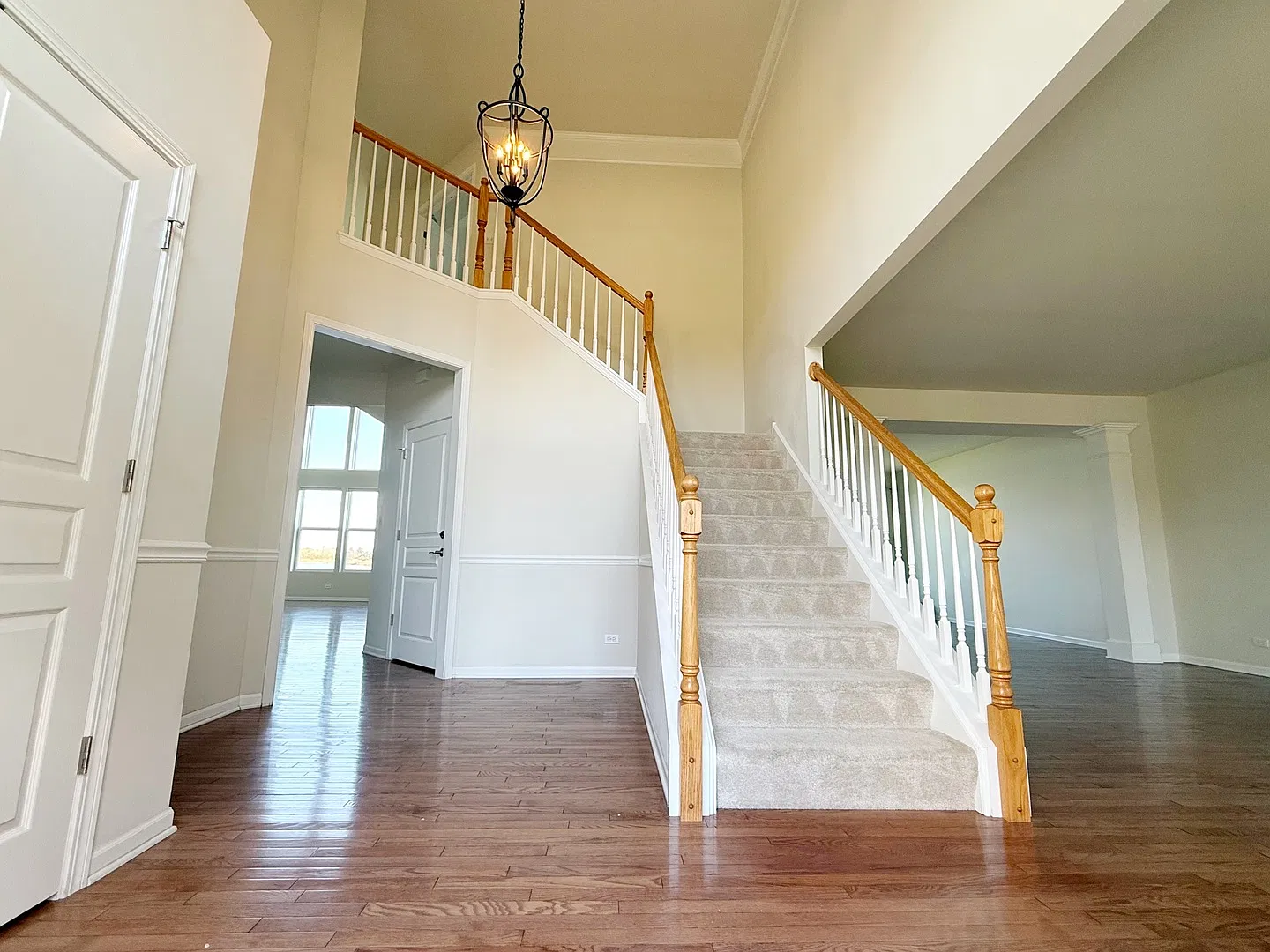 4 bed, 2.5 bath, 3487 sqft, $3,700 — Photo 3