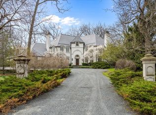 1315 Abington Cambs Dr, Lake Forest, IL