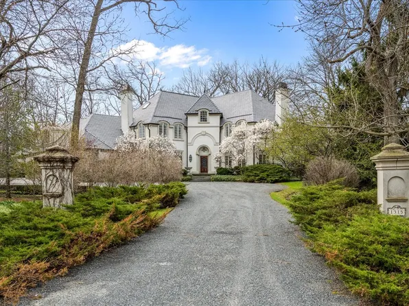 1315 Abington Cambs Dr, Lake Forest, IL 60045