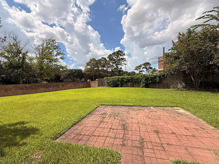 1702 Fantasy Woods Dr — Photo 17