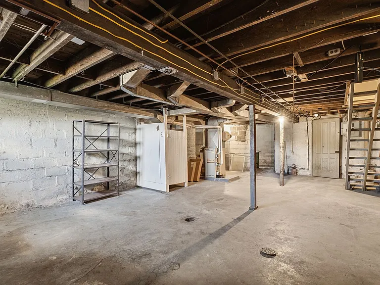 135 Saint Joseph St — Photo 24