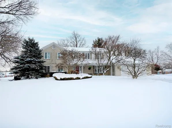 36209 Trenton Ct, Farmington Hills, MI 48335