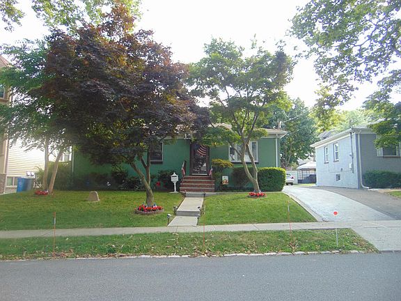 3rd image of 200 Bancroft Ave