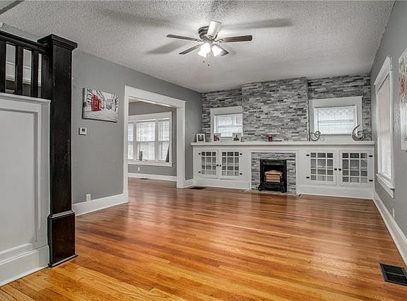 4th image of 2845 Parkwood Blvd