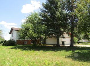 905 Cherry Ln, Gillette, WY 82716