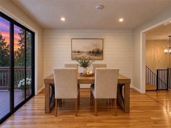 3rd image of 534 Blackrock Rd
