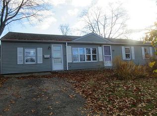 60 Carlson Cir, West Warwick, RI 02893