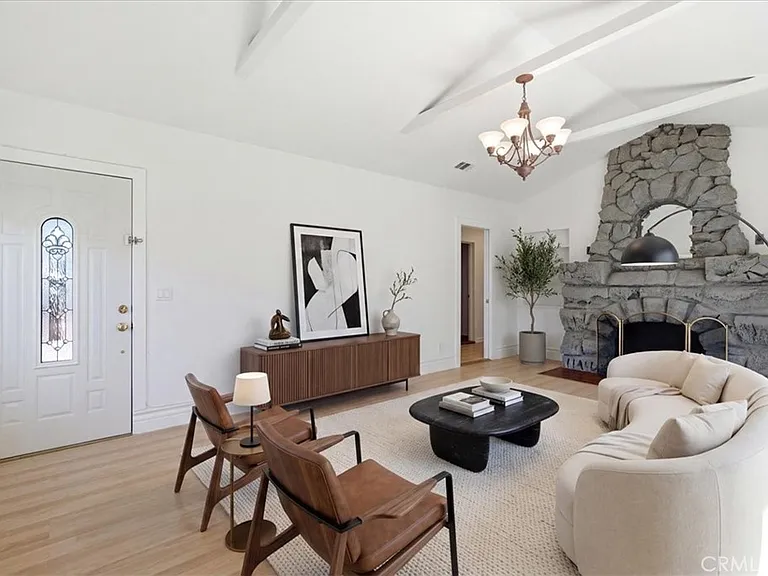 1108 Palm Ln — Photo 13