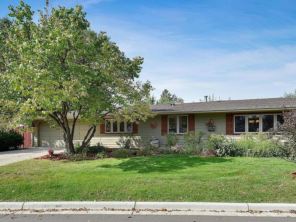 1st image of 4611 Lakeview Dr