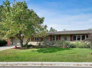 4611 Lakeview Dr, Edina, MN 55424