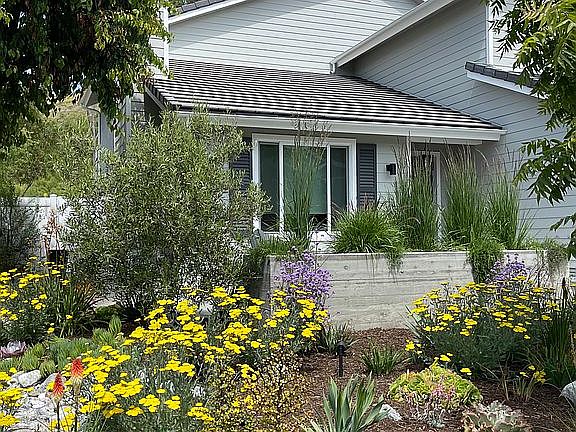 3rd image of 480 Summit Knoll Ct