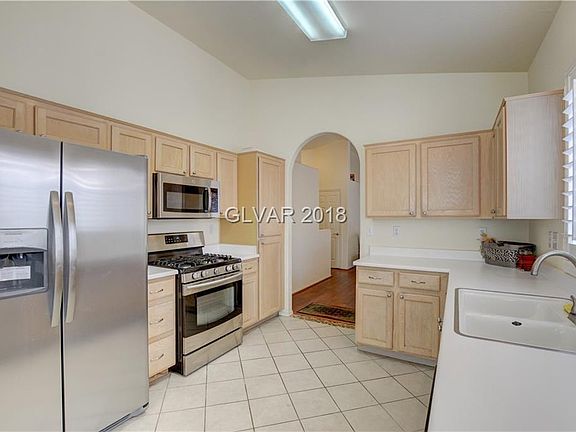 3rd image of 876 Prairie Grass Dr