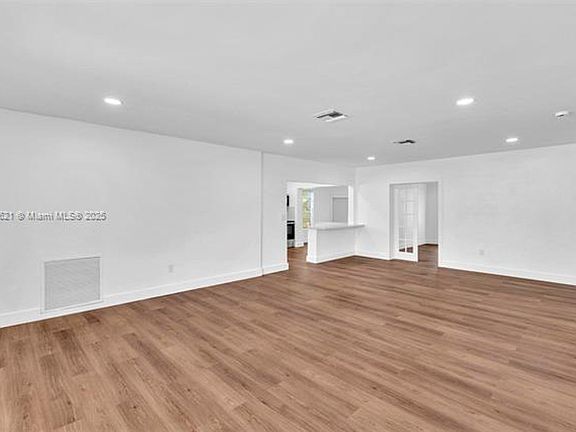 5th image of 725 82nd St #725