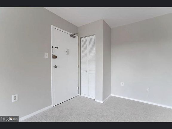 2nd image of 202 Park Terrace Ct SE APT 22