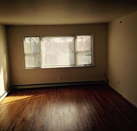 5th image of 199 Woodside Ave #2
