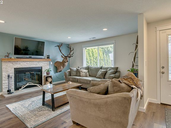 3rd image of 14910 SE Meadow Park Dr