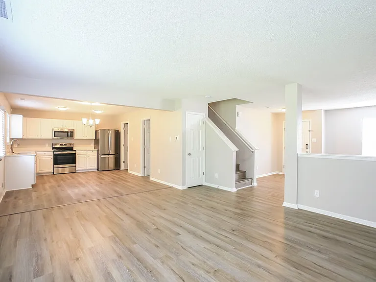 6330 Alonzo Dr — Photo 6