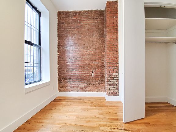 5th image of 841 Kent Ave #1R