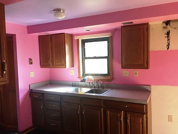 5th image of 60 Cole Ln