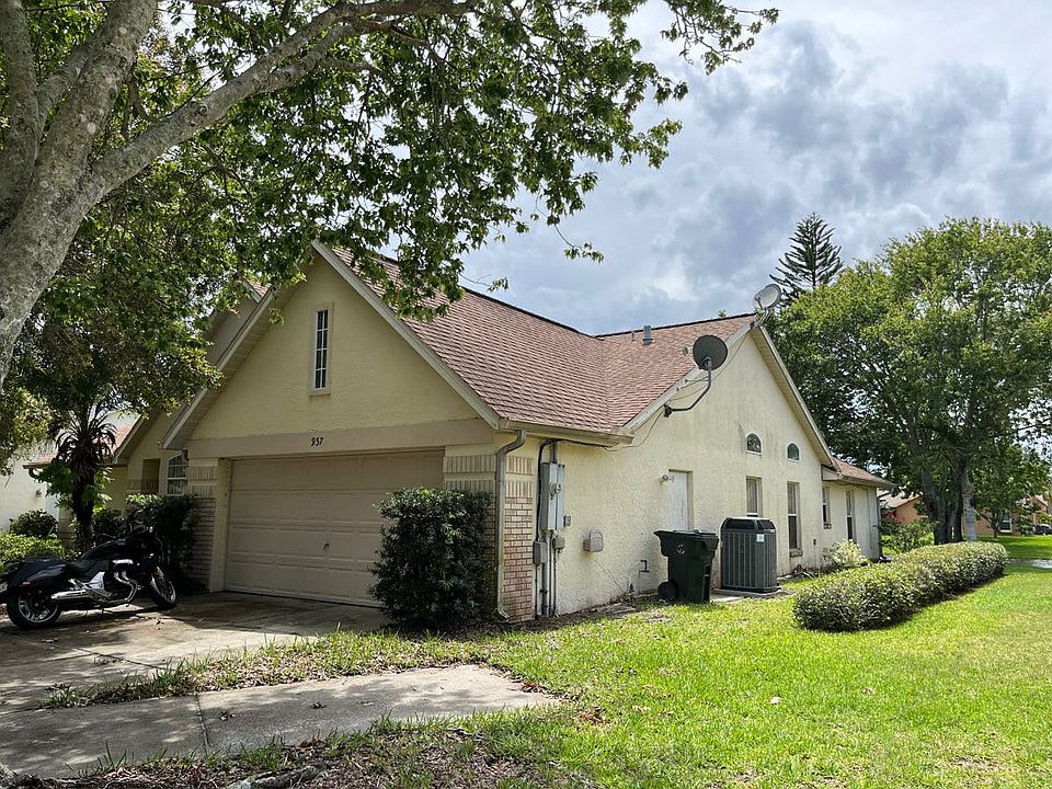 1st image of 937 Pelican Ln