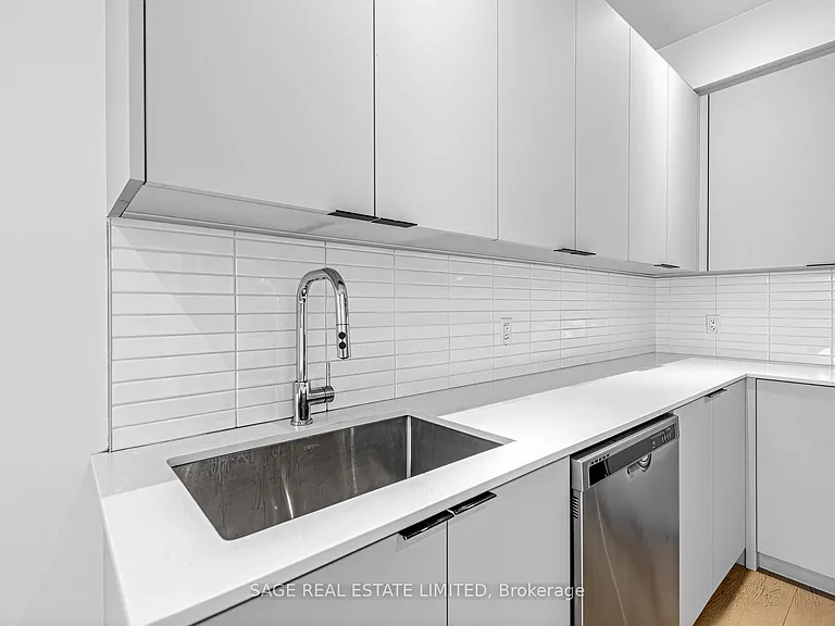 909 Castlefield Ave #1 — Photo 20