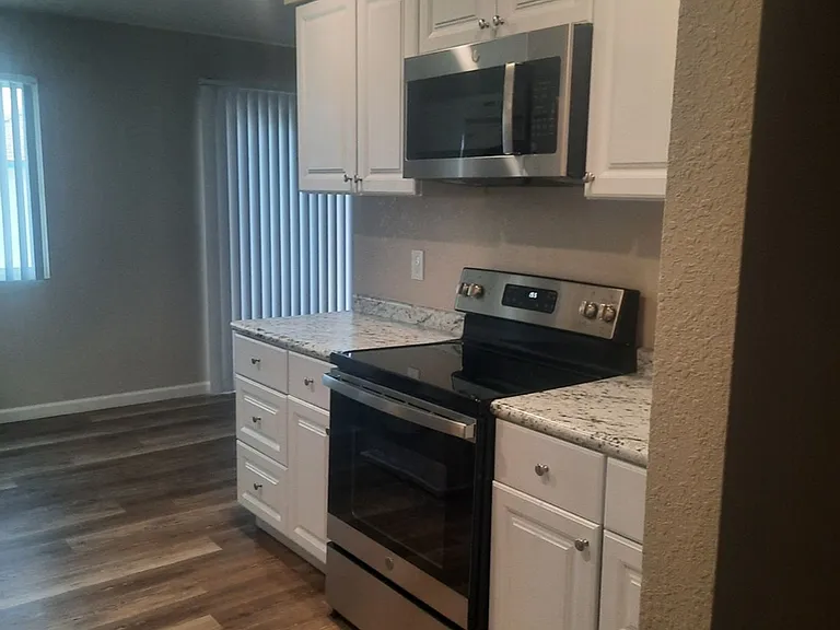 Canyon Club Apartments — Photo 13