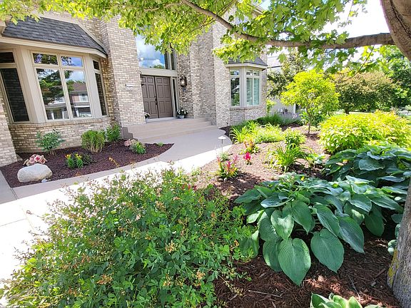3rd image of 6102 Creek Ridge Ct