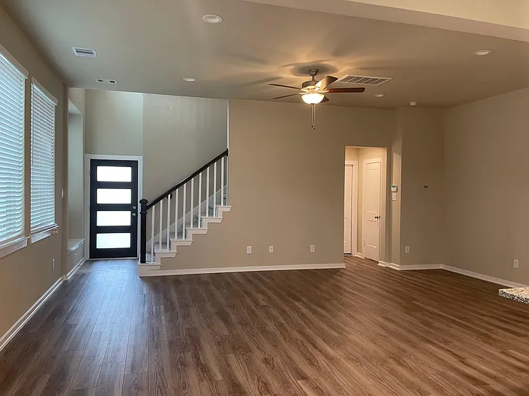 2507 Manor Valley Ct — Photo 6