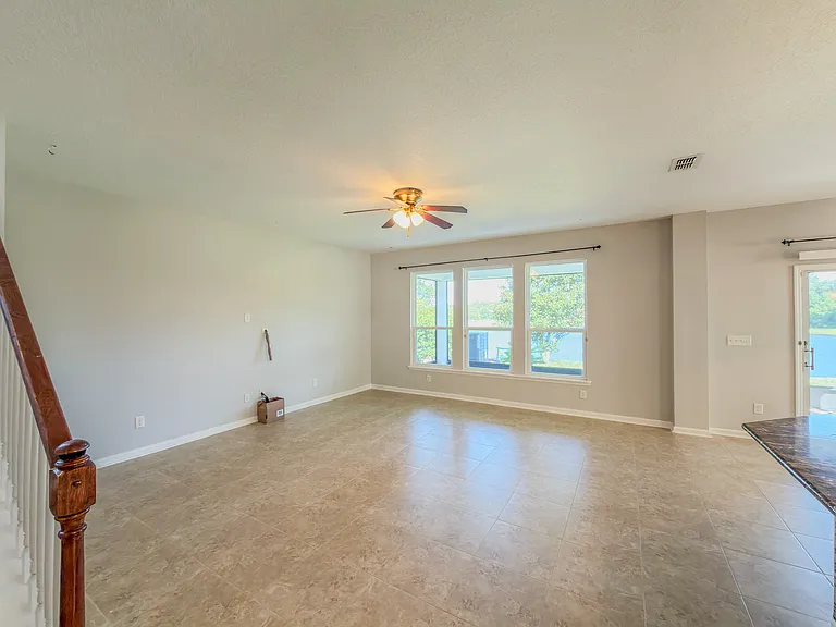 508 Howland Dr — Photo 6