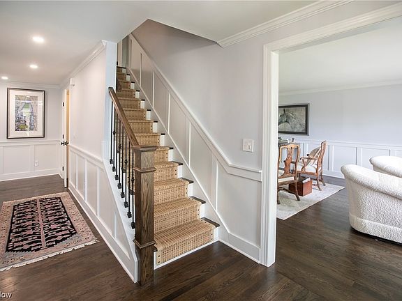 2nd image of 21565 Avalon Dr