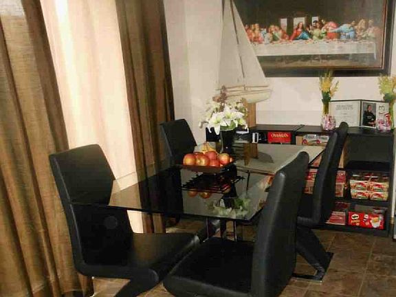 Kitchen nook 1