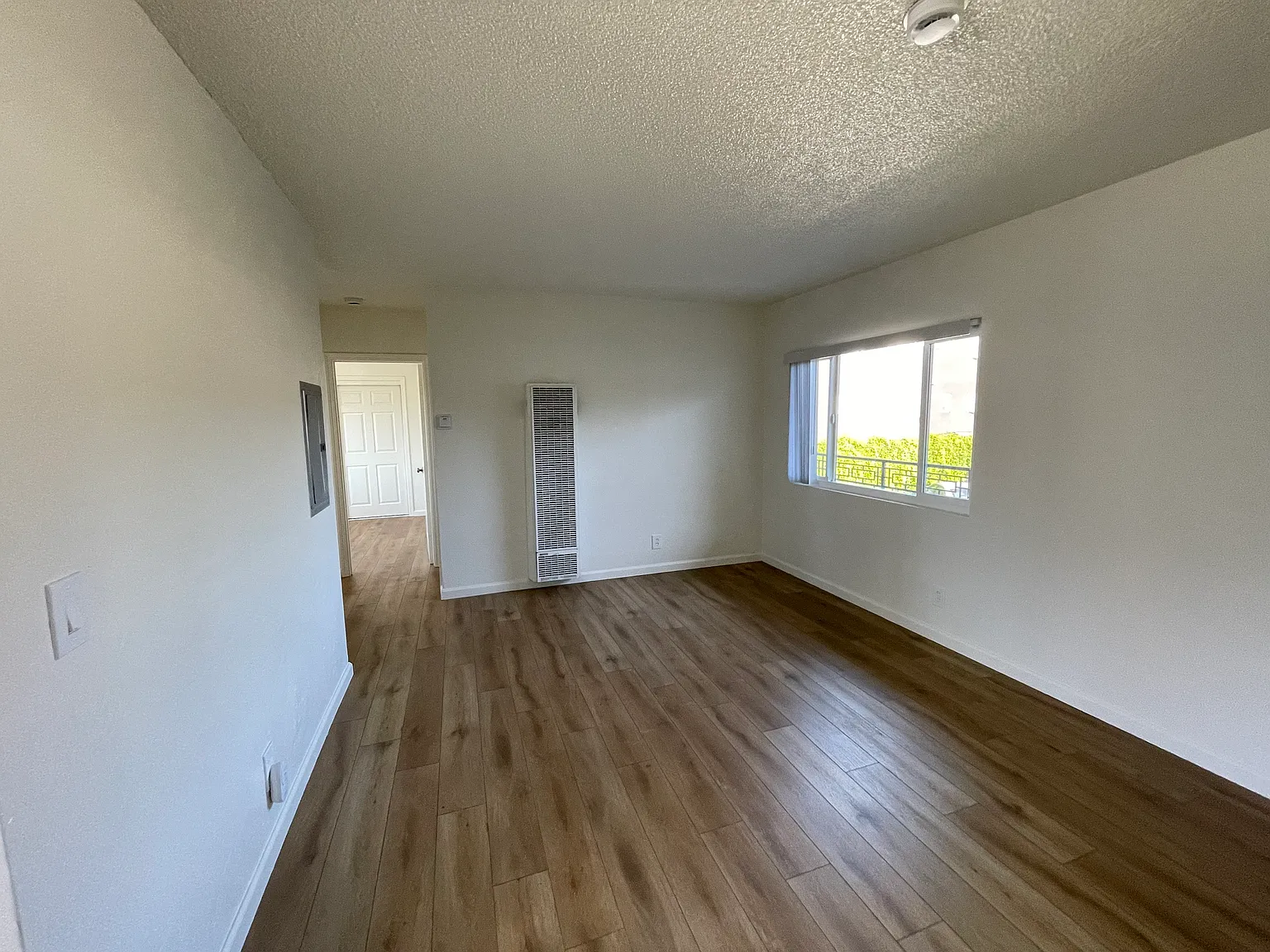 2 bed, 750 sqft, $2,450 — Photo 4