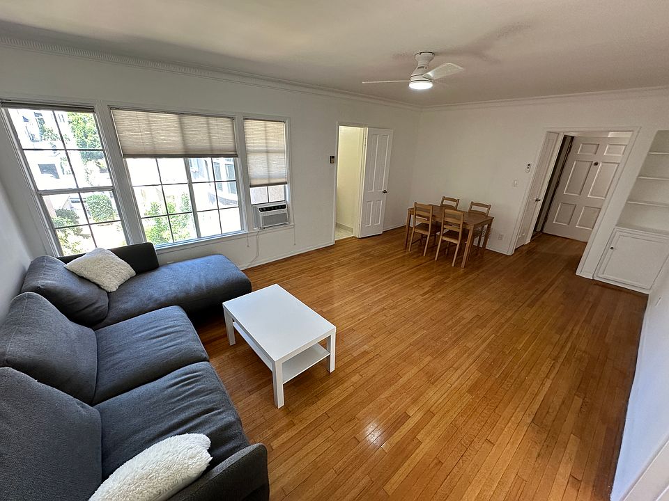 10956.5 Roebling Avenue, Westwood, CA 90024 - Living Room w/ A/C UNIT