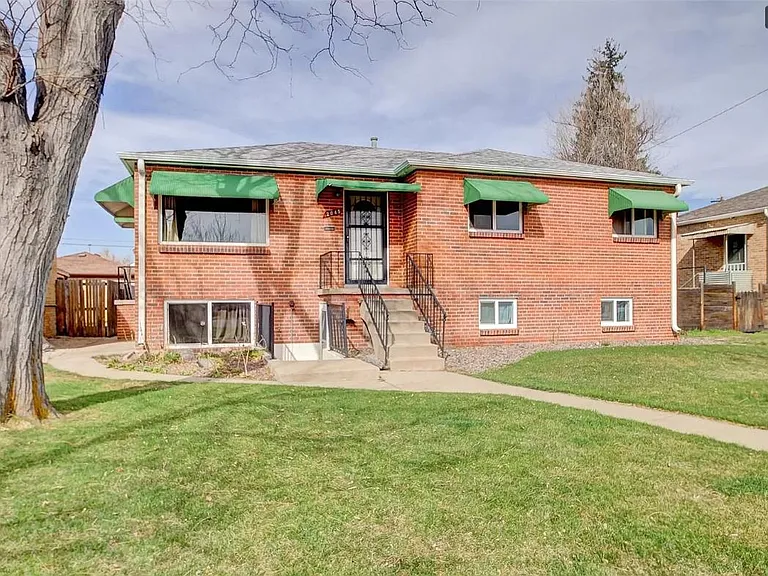 2045 Benton St — Photo 1