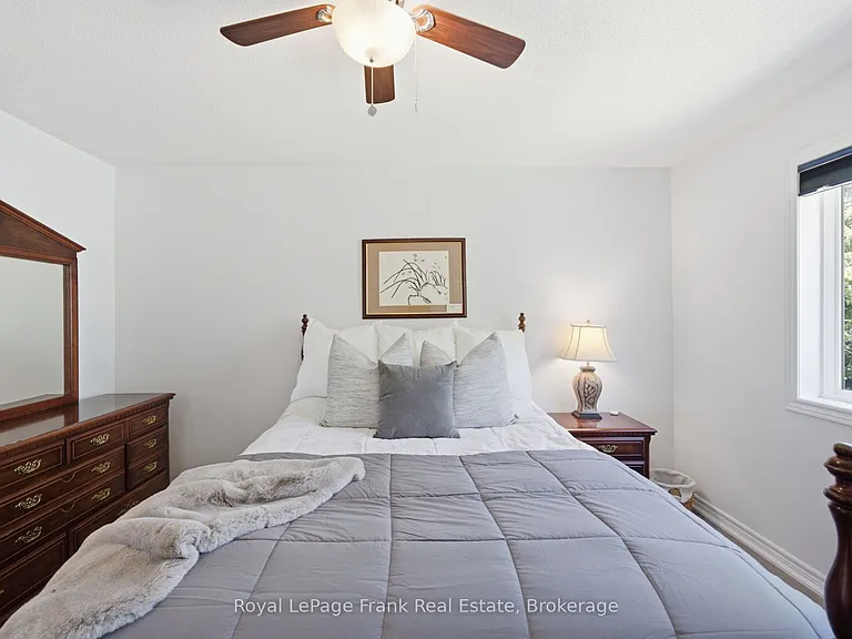 26 Fallingbrook Cres — Photo 21