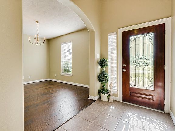 4th image of 3511 Bakerswood Dr
