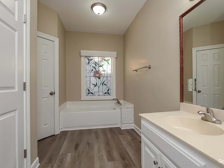1229 Charlton Dr — Photo 8