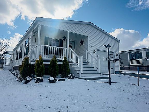 2nd image of 9905 Tobermory Ave