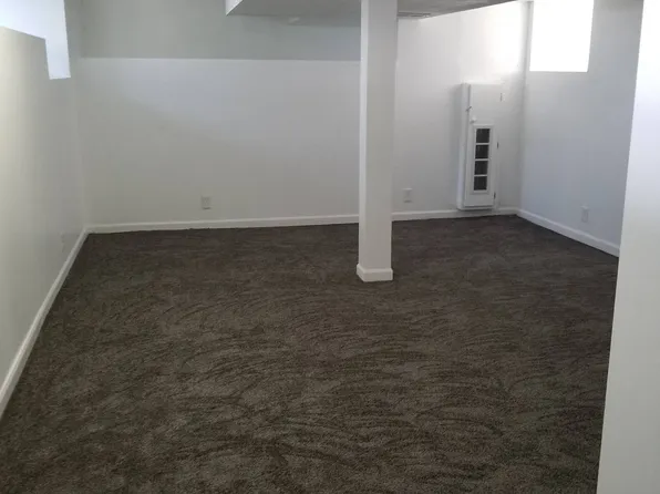 3340 Ames Ave, Omaha, NE 68111