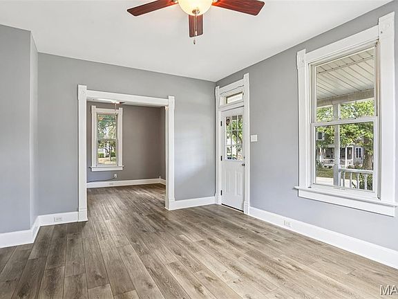 5th image of 122 W 1st St