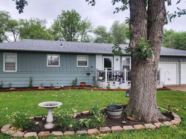 1200 W 9th St, Newton, KS 67114