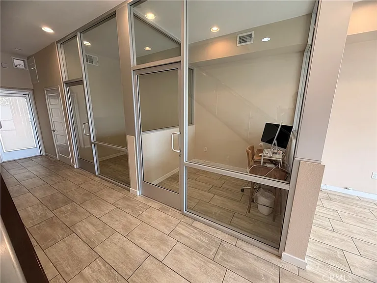 1508 W Artesia Sq #B — Photo 24