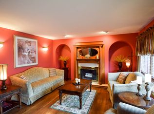 6N741 Harvey Rd, Medinah, IL 60157