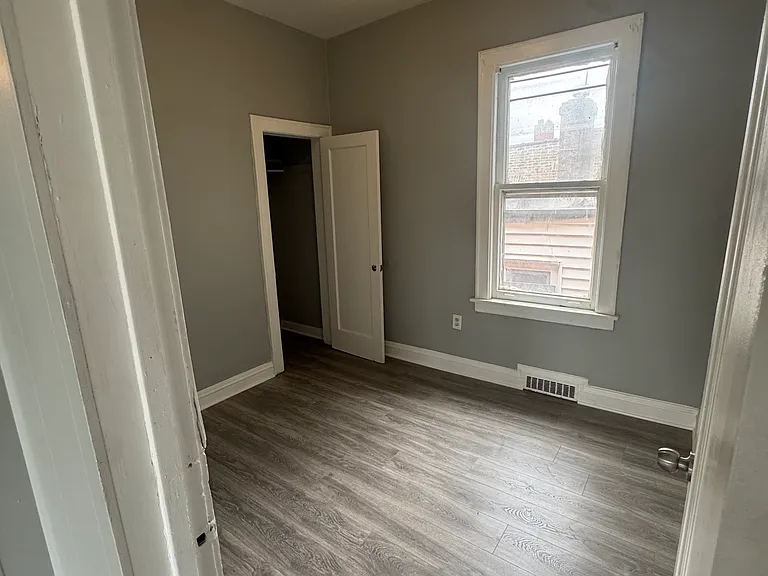 7250 S Langley Ave #2F — Photo 8